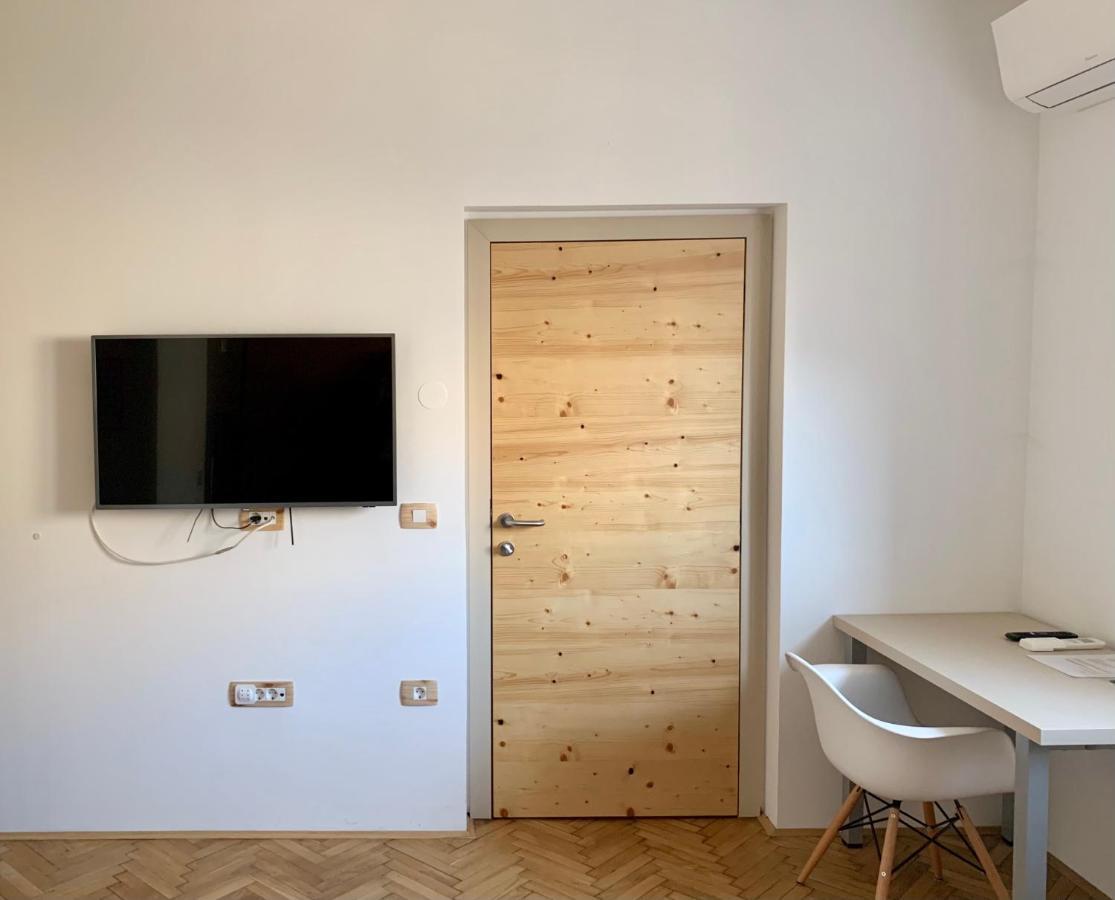 Appartamento Kamr'Ca Lubiana Esterno foto